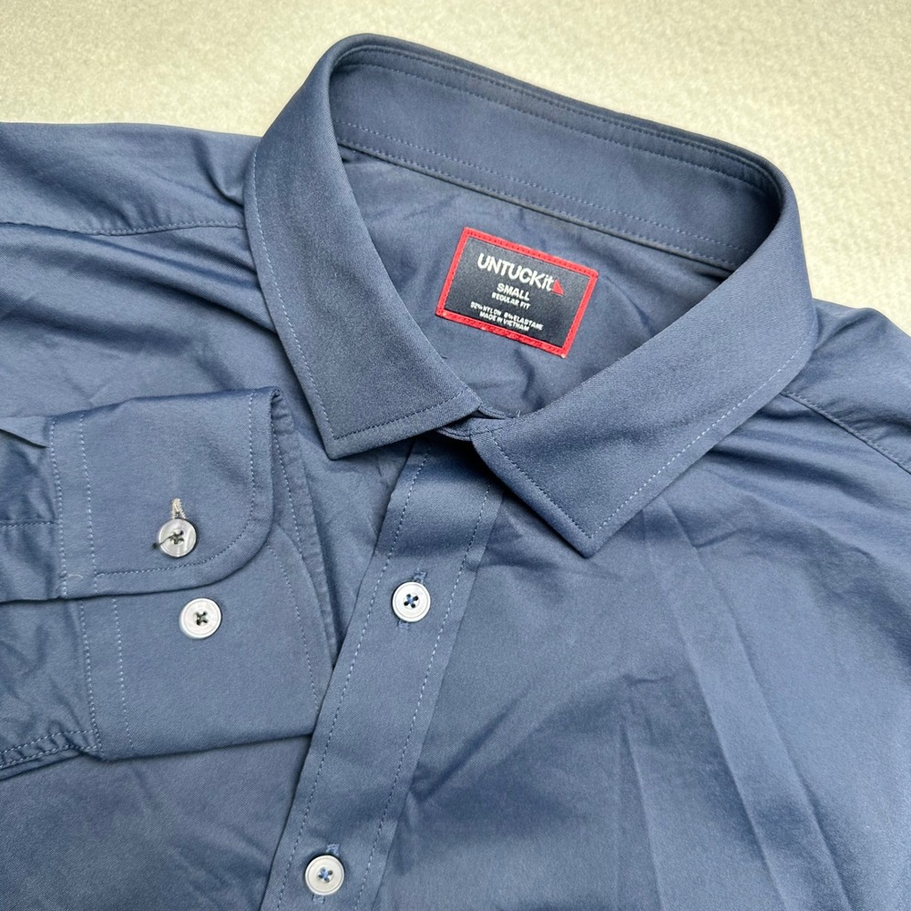 UNTUCKit Gironde Shirt Mens Small Navy Blue Performance Stretch Sleeve 40349